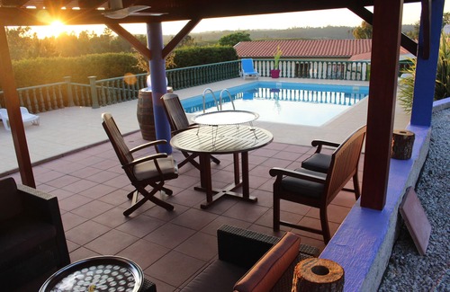 Coja Casa | Encantador complejo de verano para hasta 20 personas con piscina, cerca de la Serra da Estrela