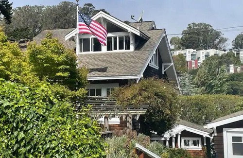 Sausalito Casa | Charming Sunny Sausalito Home With Water Views
