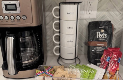 Roseville Casa | Charming super clean 1-bedroom house with WiFi heat and AC in tranquil Roseville