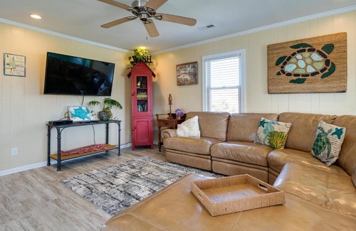 Surf City Casa | Charming Surf City Beach House - Walk to Ocean!