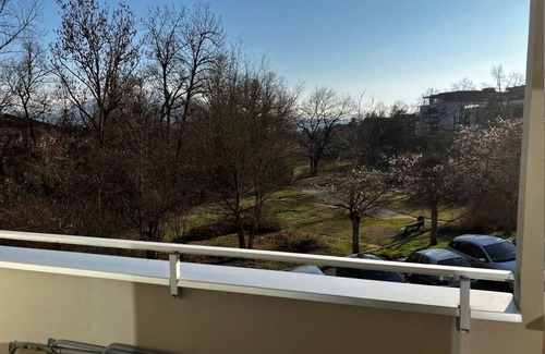 Annecy-le-Vieux Apartamento | Charming T2 with sunny balcony 10 min from lake and town center