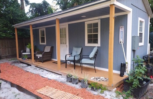 Southwest Orlando Casa | Charming tiny backyard home in Orlando with WiFi and AC. Only Animal lovers!
