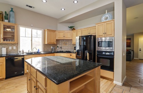 Turlock Casa | Charming Turlock Home w/ Private Pool!