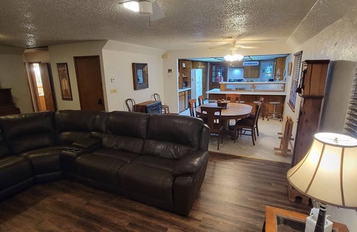 Wilburton Casa | Charming Two-Story Escape by Golf Course – Close to Robbers Cave Park