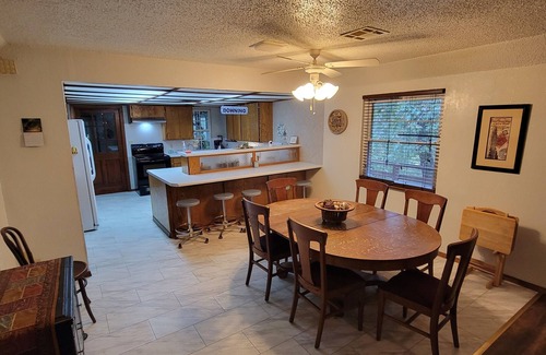 Wilburton Casa | Charming Two-Story Escape by Golf Course – Close to Robbers Cave Park