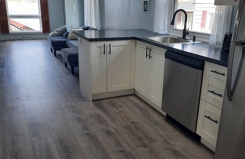 Battle Creek Cabaña | Charming, updated 3-bedroom cottage on Fine Lake