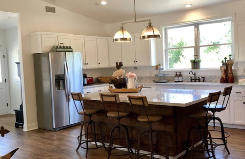 Ballard Casa | Impresionante finca de rancho de granja urbana - y sus caballos son bienvenidos!