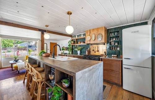 Depot Bench Casa | Charming Urban Ranch - garden oasis, fire pit in relaxing backyard
