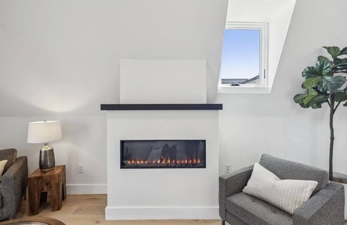 Pacific Heights Condominio | Charming Victorian Penthouse in Pacific Heights