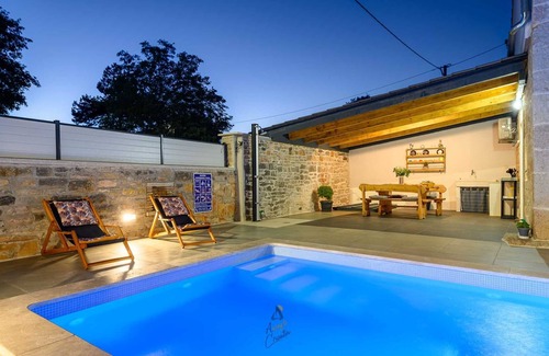 Muntrilj Villa | Encantadora Villa Casa E&J con piscina privada para hasta 4 huéspedes