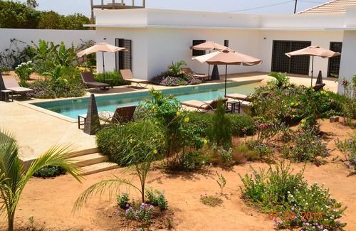 Ngaparou Casa | Encantadora villa de 5 dormitorios, 4 baños con piscina y magnífico jardín tropical.