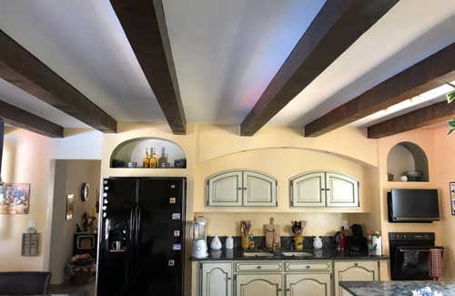 Llauro Villa | Encantadora villa con gran piscina y vistas únicas de montañas, pueblos y mar.