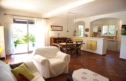 Grimaud Villa | Villa encantadora y tranquila, con piscina privada bajo las palmeras en el St. Tropez