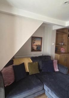 Stamford Apartamento | Charming Village Cottage with Parking