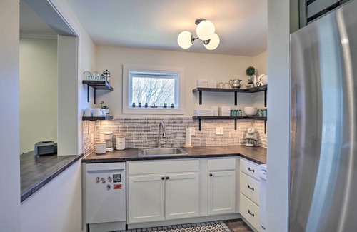 Perinton Apartamento | Charming & Walkable Fairport Village Apartment!