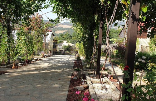 Tbilisi Chalet De Esquí | CHARMING, WARM, QUITE A UNIQUE CHALET WITH THE MOUNTAINS VIEW!!