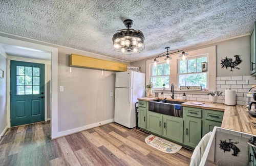 Waynesville Cabaña | Charming Waynesville Cottage < 2 Mi to Main St