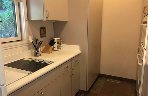 Robbinsville Casa | Charming WeeHaus with WiFi and AC at Lake Santeetlah close to Tail of the Dragon