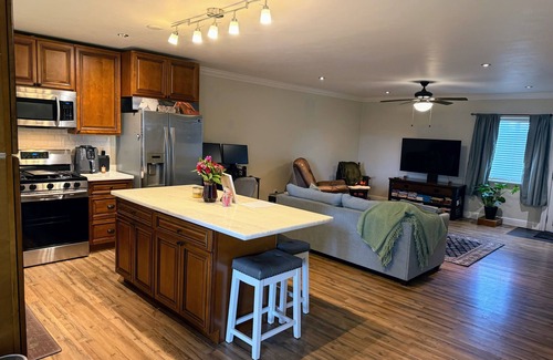 Acampo Otro | Charming Wine Country Farmhouse - Private Guesthouse in the Vineyards