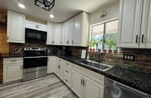 Rancho San Diego Casa | Charming Wood house with pool & basket court