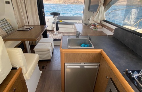 Puerto Calero Alquiler De Eote | 'Encantador Yate' con Vistas al Mar, Wi-Fi y Aire Acondicionado
