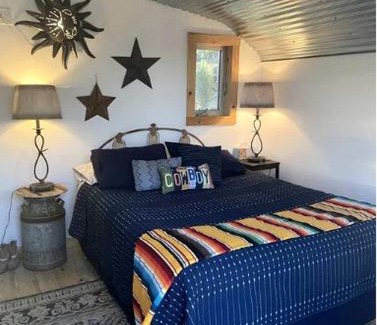 Yucca Valley Casa | Charming Yucca Valley Cabin Rental for Getaways in California