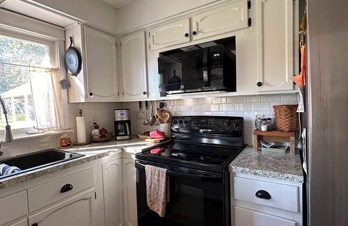 St. Clair Casa | Charming3bdrm cottage near town saint Clair river 194 close to the airport