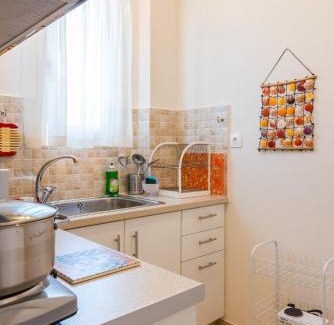 Ampelokipoi Apartamento | Charmy Petit Flat in Athens