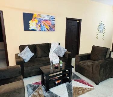 Manikonda Apartamento | Charter Stays 3BHK Luxurious Flat in Manikonda