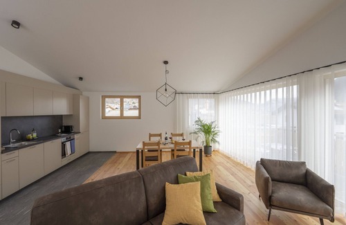 Mustair Apartamento | Chasa Helvetia Trai: Newly built 3.5 room holiday flat with exclusive hotel service