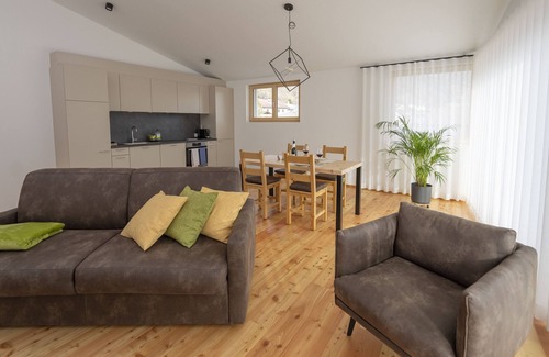 Mustair Apartamento | Chasa Helvetia Trai: Newly built 3.5 room holiday flat with exclusive hotel service