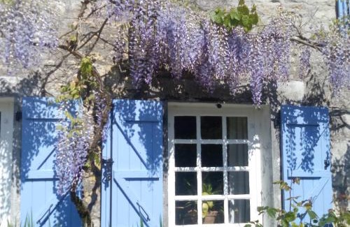 Genouille Cama Y Desayuno | Chat Noir Gite et Chambre D'Hotes