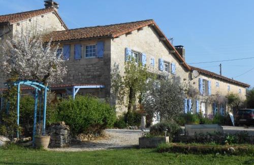 Genouille Cama Y Desayuno | Chat Noir Gite et Chambre D'Hotes