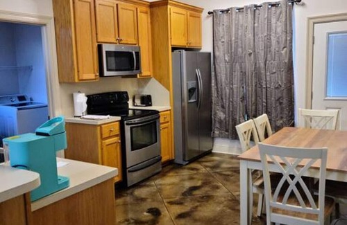 Pine Grove Apartamento | Chateau 15, spacious townhouse in Tickfaw, LA