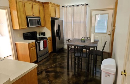 Pine Grove Apartamento | Chateau 18, spacious townhouse in Tickfaw, LA