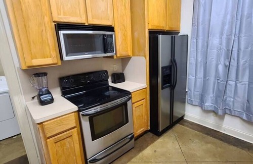 Pine Grove Apartamento | Chateau 7, spacious townhouse in Tickfaw, LA