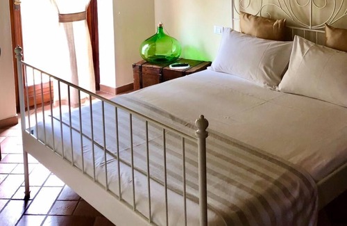 Novafeltria Casa | Chateau / Country House