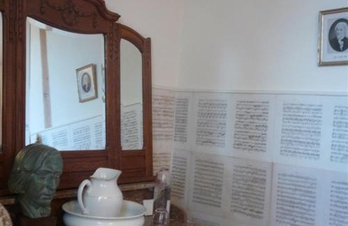 Andreze Cama Y Desayuno | Chateau De La Moriniere
