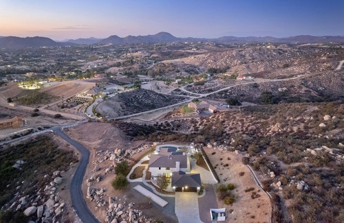 Temecula Casa | Chateau Evie James -high End Luxury Home W/pool,hot Tub,gameroom 5 Bedroom Home by RedAwning