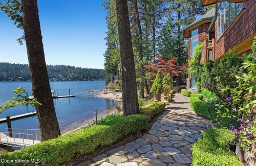 English point Casa | Chateau Lac Hayden-Lake Front Luxury w/ Boats & Polaris rentals, lots of toys