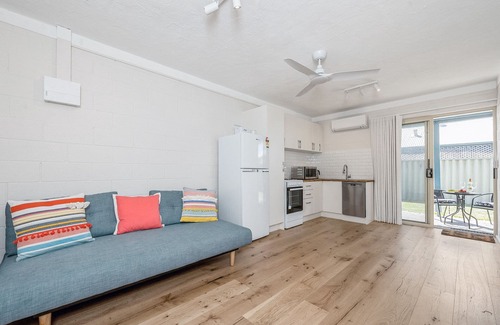 Lancelin Apartamento | Chateau McNally - In the heart of Lancelin