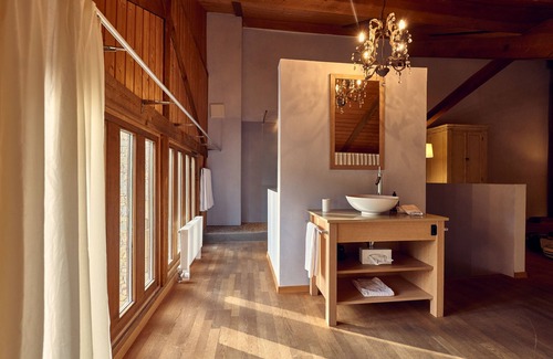 Salavaux Hotel | Chateau Salavaux