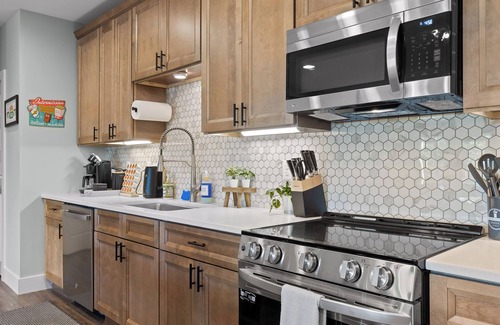 Rossville Apartamento | Chatt Vistas-2bd2ba- Fire Pit Terrace - Theater - Sleeps8+