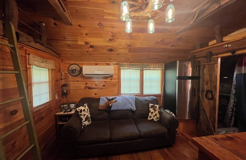 Westminster Cabina | Chauga River Cabin