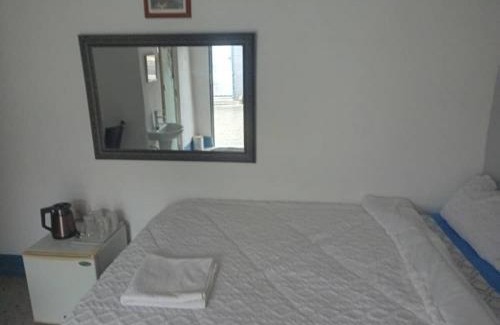 Kitwe Cama Y Desayuno | Che-Joy Budget Lodge