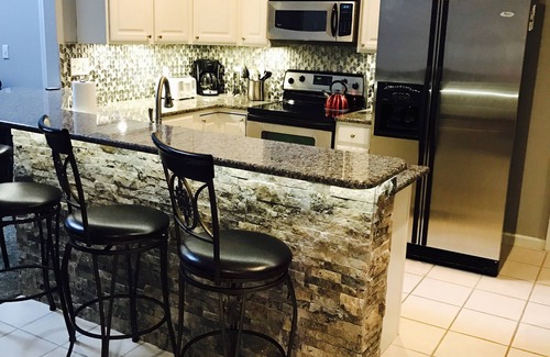 Sunrise Beach Condominio | Mira nuestras reseñas! Lujoso ático frente al mar, vistas de 11 mm, piscina, ascensor,