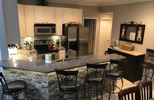 Sunrise Beach Condominio | Mira nuestras reseñas! Lujoso ático frente al mar, vistas de 11 mm, piscina, ascensor,