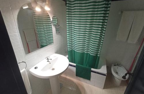 Hervas Apartamento | Checkout 20h-Aldea Vetonia Alojamientos con Encanto- Mascotas Aceptadas-Chiquipark 2 plantas cubierto-Info y dudas 618-95-92-51 - A 1 min de Hervás- Carga eléctrica coches gratis