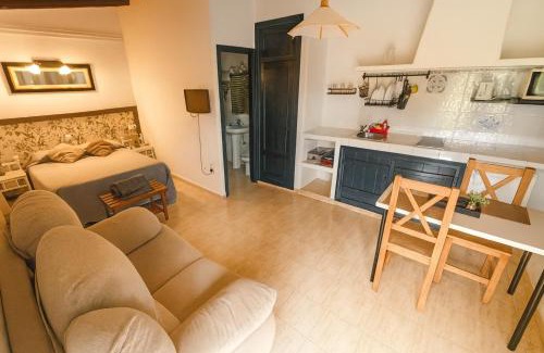 Hervas Apartamento | Checkout 20h-Aldea Vetonia Alojamientos con Encanto- Mascotas Aceptadas-Chiquipark 2 plantas cubierto-Info y dudas 618-95-92-51 - A 1 min de Hervás- Carga eléctrica coches gratis