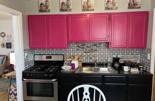 Madison Heights Casa | Cheerful 2 Bedroom Home| Free Wifi| Washer & Dryer| Roku TV